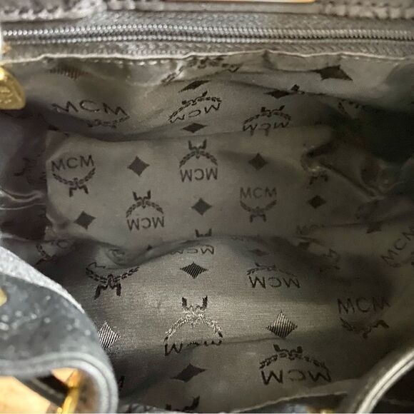 MCM Pebbled Leather Vintage Backpack Black D2037 main image 13